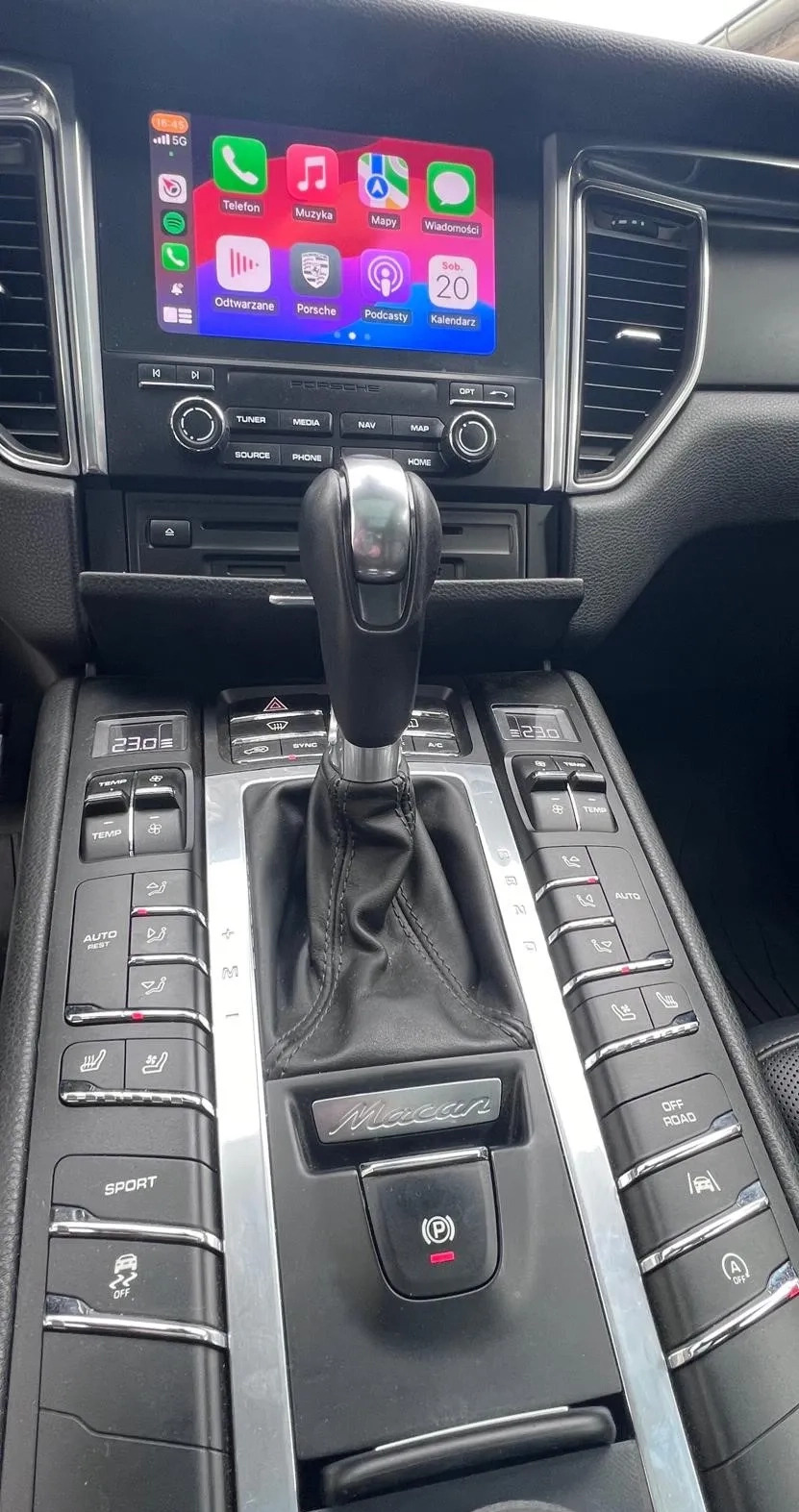 Porsche Macan cena 128000 przebieg: 82000, rok produkcji 2016 z Szczecin małe 137
